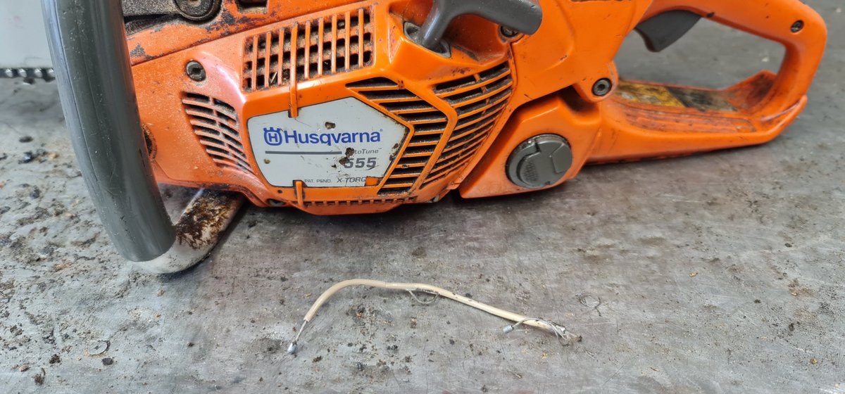 ddhexham's tweet image. Husqvarna 555 in for throttle cable this afternoon after the saw would not make it to full RPM.