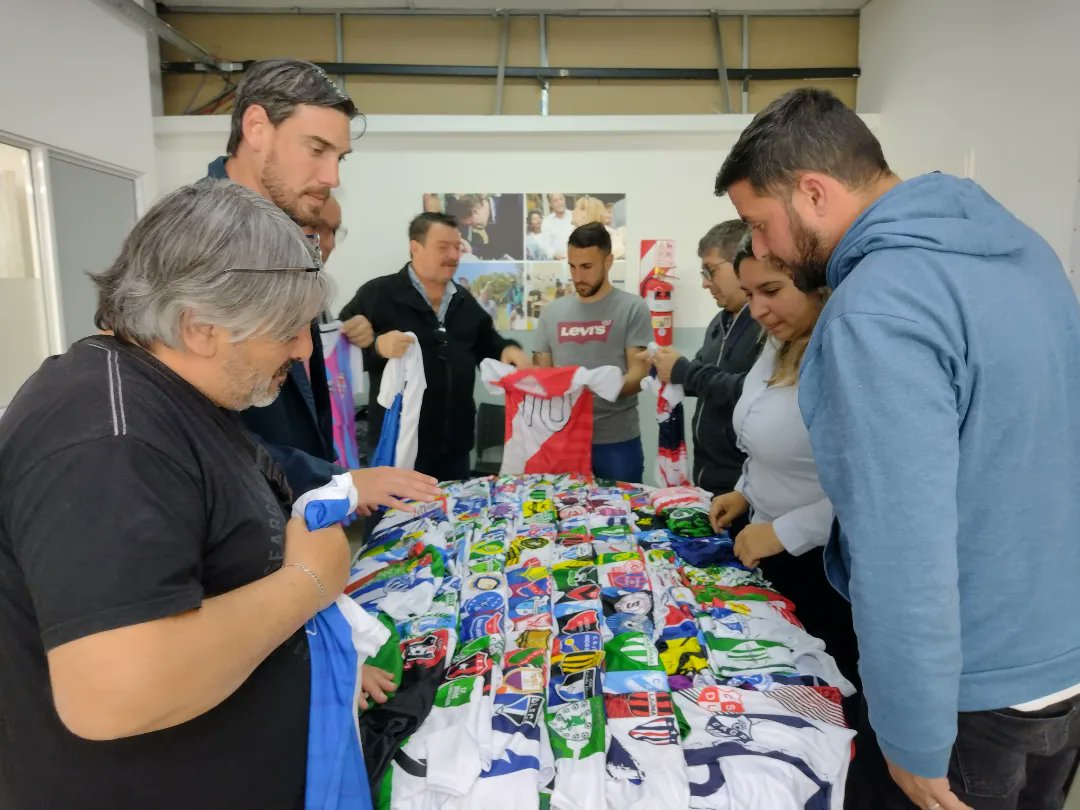 RRIILomas's tweet photo. Nos preparamos para un fin de año lleno de sorpresas y motivos para celebrar junto a los miles de niños, niñas y adolescentes que participan de las ligas de fútbol @AdijLomas , #EFILZA , #LIUDS , #FIF #ADIAB y @UncbOficial https://t.co/EbLmZM9Juz