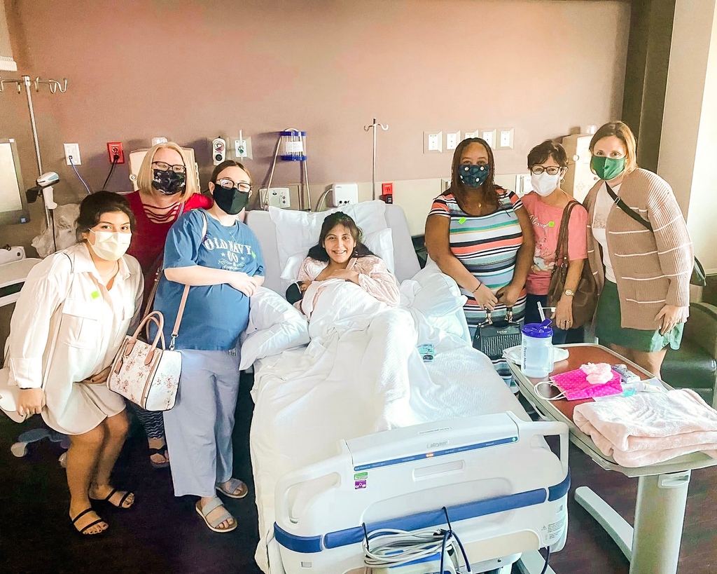 Look at this love &amp; support! 💗🥹 This mama’s group came to visit her in the hospital after giving birth. This is what it’s all about! 

If you feel led to love through leadership, let’s chat — visit prolovechurch.com. 

#helpherbebrave