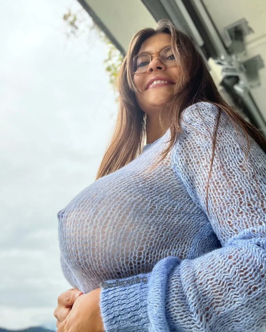 Sweater weather ✨️ https://t.co/UJOmCvsWKA