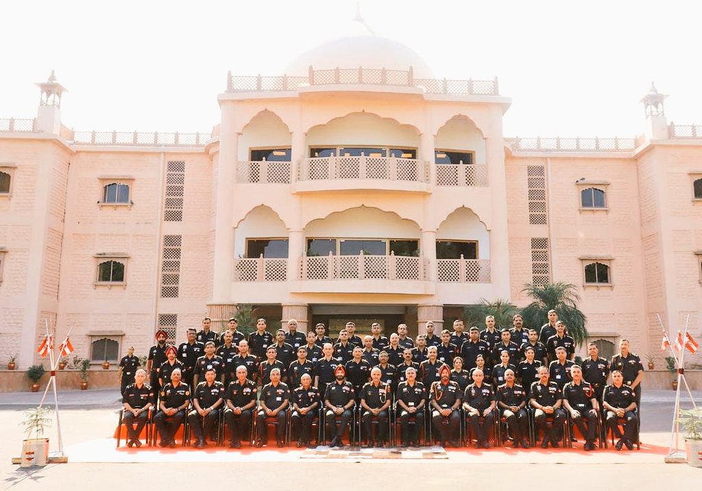 PRODefRjsthn's tweet photo. Lt Gen JS Nain GOC-in-C @IaSouthern visited HQ Desert Corps 26-29 Sep
Reviewed #OpPreparedness 
Briefed by Lt Gen Rakesh Kapoor GOC #KonarkCorps 
Army Cdr appreciated all ranks  exhorted them to be constantly prepared for evolving threats to fight the Future Wars @SpokespersonMoD https://t.co/afaatELSCK