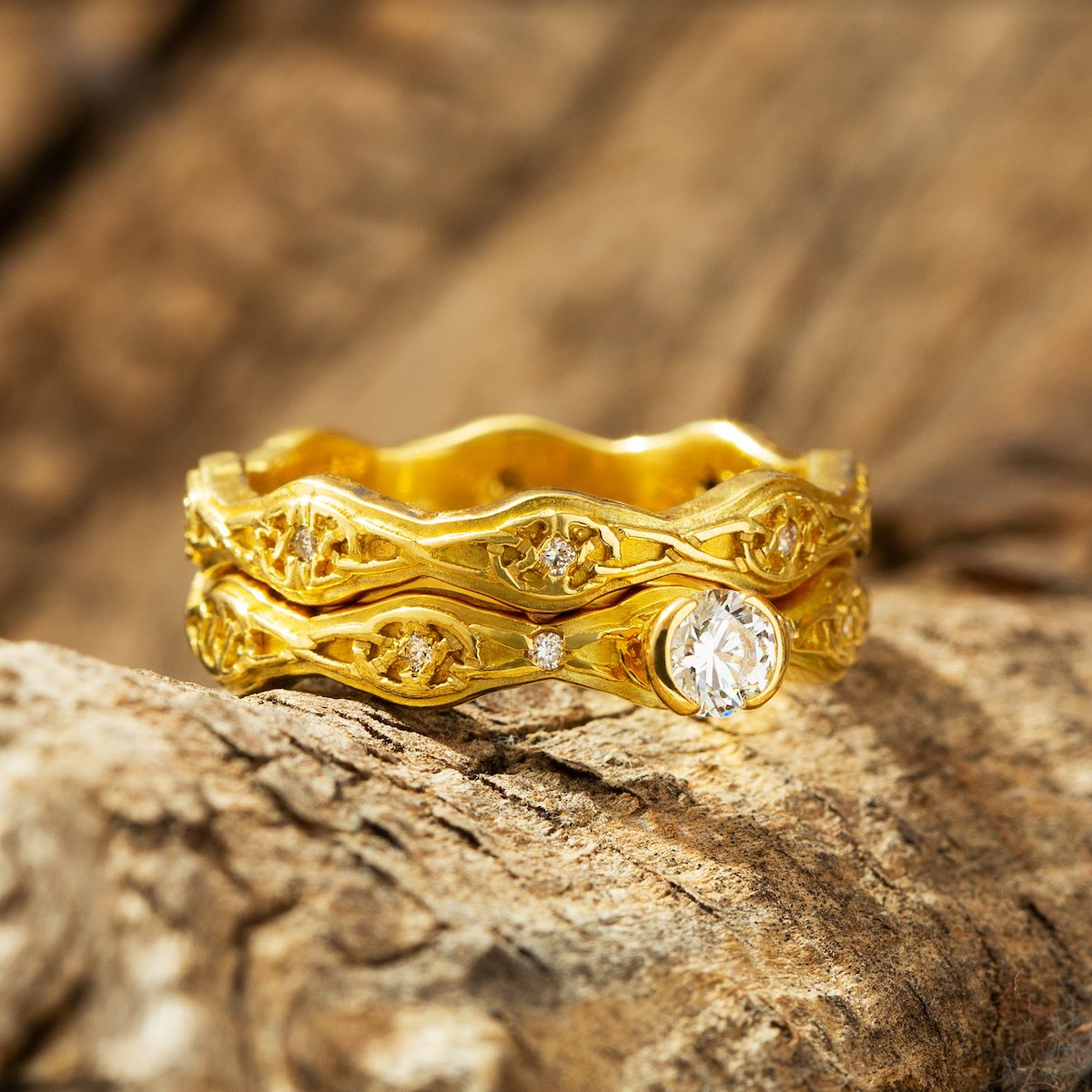 CelticJewelrySF's tweet photo. 1/ The Trinity Twist is a modern play on one of our most beloved motifs, the Trinity knot. This knot — otherwise known as the Triquetra — symbolizes the Earth, Heavens, and Underworld; or the Maiden, Mother, and wise older Woman.

#CelticEngagementRing #CelticBridalSet https://t.co/wgBS2re6DS