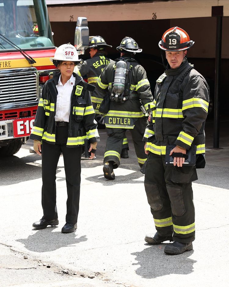 MerleFans2's tweet photo. Merle be working! Station 19 premieres Thursday, October 6th on ABC! You can also stream on Hulu! Merle is now a series regular on the show 🙌🏽 // 📷s via ABC/@Station19

----
#MerleFans #MerleDandridge #BorisKodjoe #Station19 https://t.co/WtEtC6lG5M