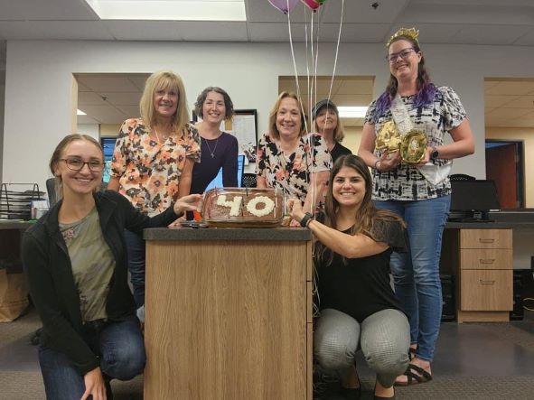 RochesterCenter's tweet photo. #FeelGoodFriday A special RCBM staff member celebrated a milestone birthday a few weeks ago. Can you guess who this staff member is? Happy Belated Birthday, Katie Denean! #happybirthday #rockstar https://t.co/hTRNWA8qo4