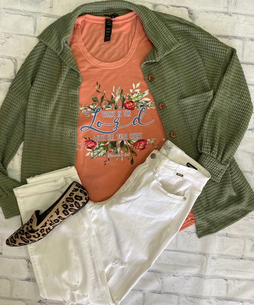 RanchSwag's tweet photo. Cute for Fall 🍁🍂

Trust in the Lord ✝️

Detail: | Anvil Freedom Tank | Terracotta | Small-2X | 31-35 |

#TrustInTheLord #fall #Fall2022 #fallvibes #fallfashion #ranchswag #ranchswagdesigns #ranchswagnation https://t.co/IDHlr4oM6u