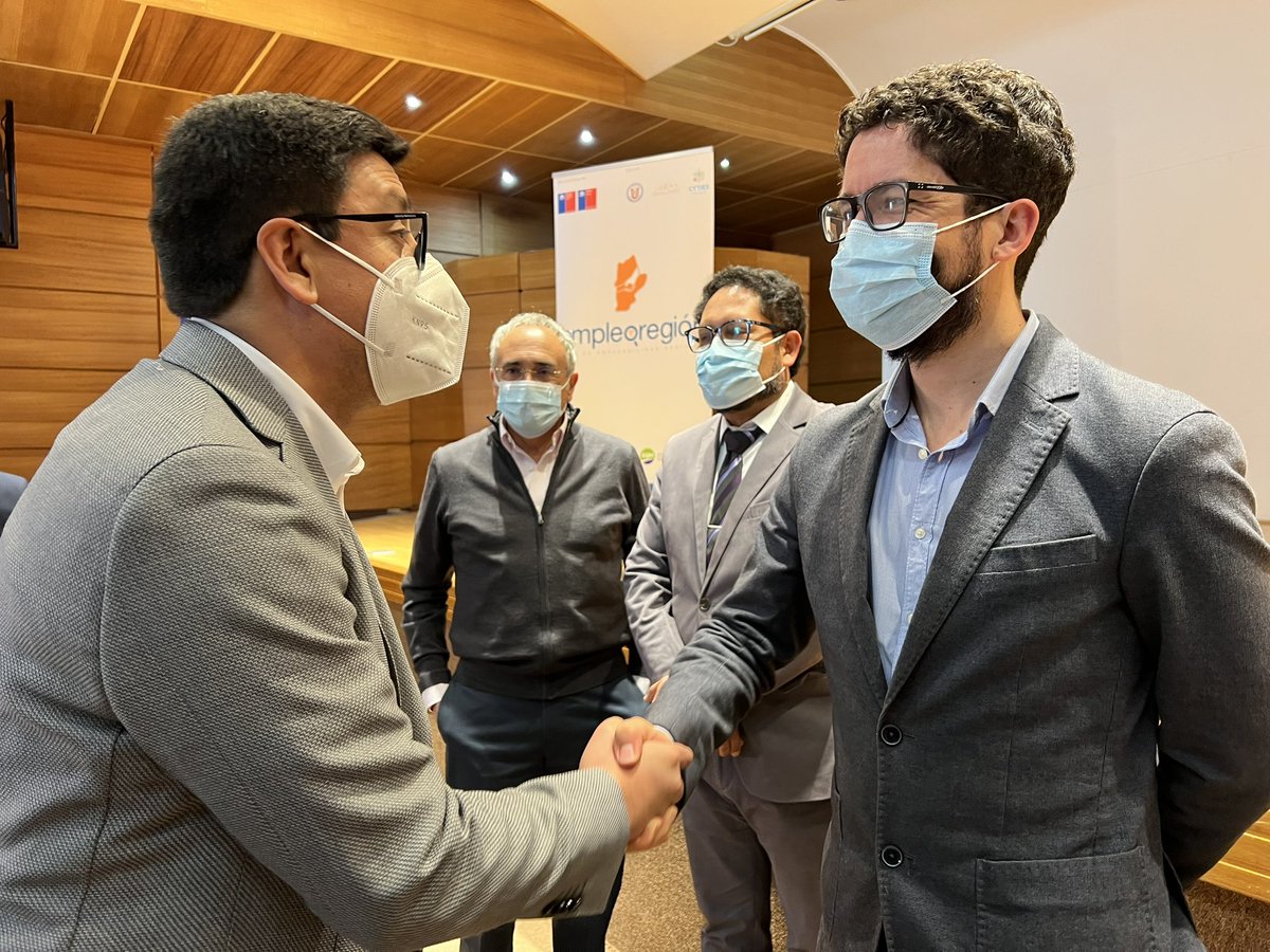 El proyecto <a href="/EmpleoRegion/">Empleo Región</a> confirma una vez más que es posible construir políticas públicas desde las regiones, donde ellas son protagonistas y responden a las necesidades de la zona con colaboración del mundo público y privado. 

Seguimos avanzando en empleabilidad 👏🏽👏🏽