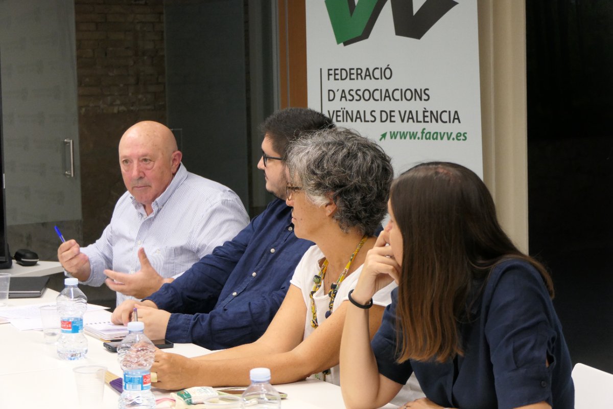 FedVeinalVLC's tweet photo. Gracias por vuestra colaboración y participación en la #30SetmanaCiutadana 👥💚🖤
Os dejamostodas las actividades realizadas entre los días 19 y 26/9.
➡ https://t.co/qwbMCLZ7zh
El movimiento vecinal está muy vivo, ¡únete hoy! 🏙
#FAAVV #MovimentVeïnal #UllsDeLaCiutat https://t.co/sfmP9kpVxZ