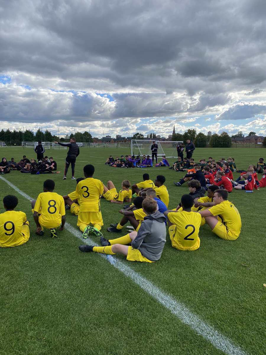 mrsixsmith_pe's tweet photo. Massive well done to @AllHallowsRC Year 9 football team for topping the group at the @MU_Foundation emerging talent tournament and booking their place in the finals at Carrington ⚽️👏🏻🥇🏟 https://t.co/hN0JVYBbnx