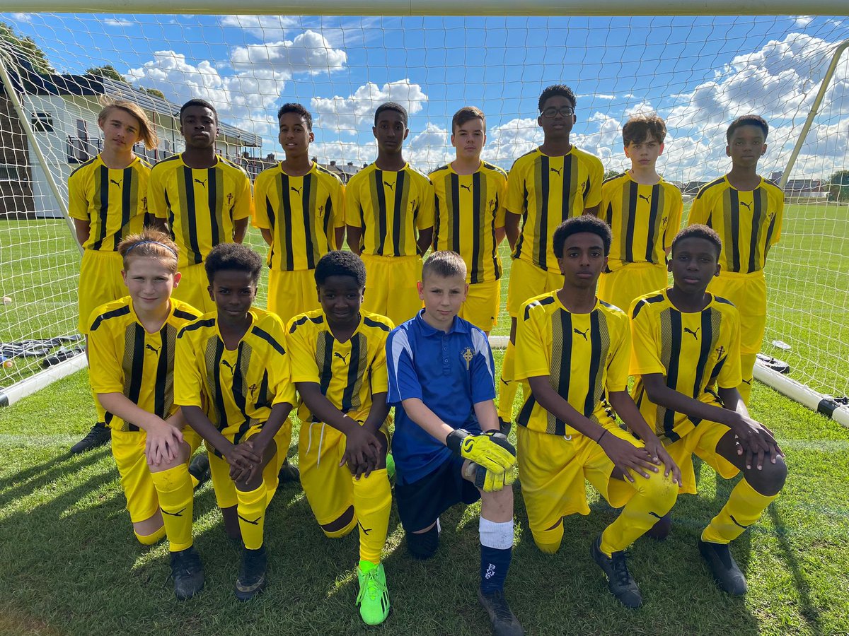mrsixsmith_pe's tweet photo. Massive well done to @AllHallowsRC Year 9 football team for topping the group at the @MU_Foundation emerging talent tournament and booking their place in the finals at Carrington ⚽️👏🏻🥇🏟 https://t.co/hN0JVYBbnx