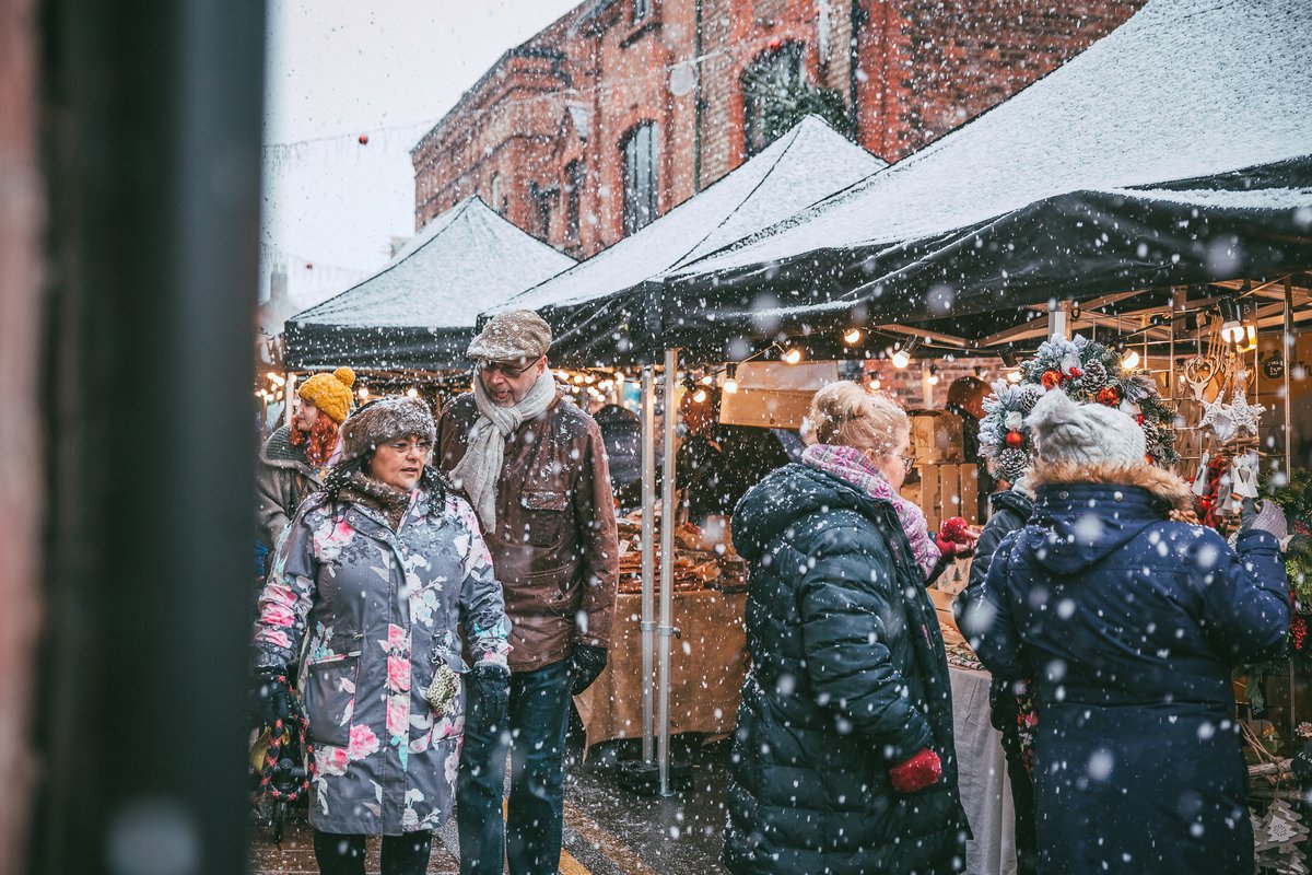 ❄🎅🎄SAVE THE DATE! 🎄🎅❄

#Knutsford Christmas Market 2022 - Saturday 3rd &amp; Sunday 4th December!

Saturday 3rd - Market, live entertainment, Santa Parade and #Christmas Light Switch On, plus Santa's Grotto!

Sunday 4th - Market, live entertainment, Santa's Grotto!