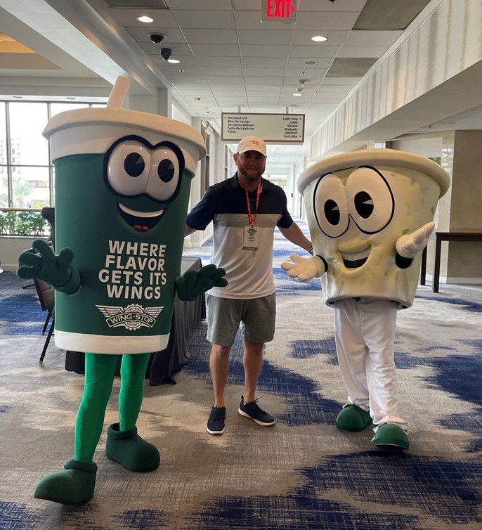 DotItNation's tweet photo. Dot It’s team is having a great time supporting @wingstop Global Convention in Palm Desert, CA. Amazing team and partners! If you have any questions about Wingstop’s custom labels, tamper-evident labels, or print fulfillment, meet with Bryan Groth https://t.co/yf5VZ91tPw