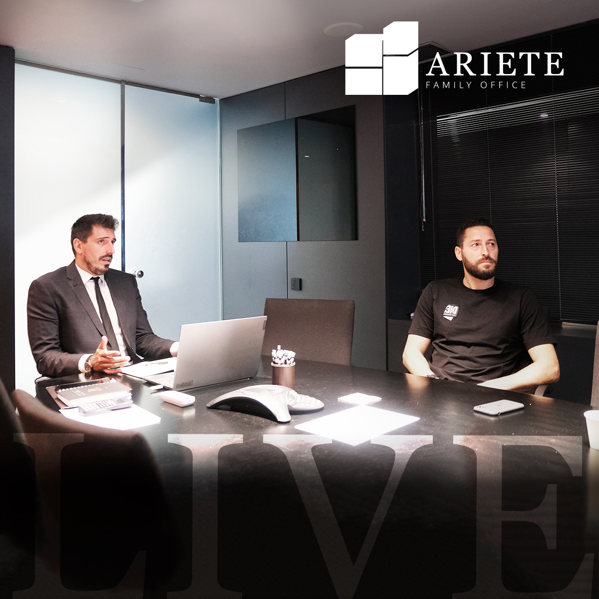 ARIETE FO | Recibimos la visita de <a href="/D_AbellaOficial/">Damià Abella Pérez</a> 

Con una carrera deportiva de éxito a sus espaldas, el exdefensa del equipo inglés Middlesbrough Football Club y del Club Atlético Osasuna sigue apostando por nosotros. 

¡Encantados de tenerlo por aquí!

#ArieteFO