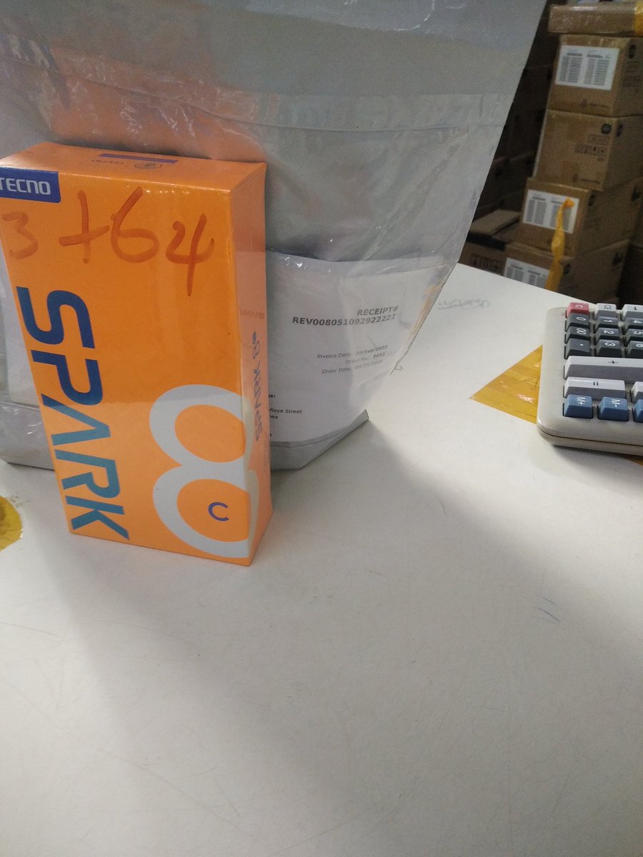 RevenesNigeria's tweet photo. Same Day Delivery Lives Here.
Tecno Spark 8C: https://t.co/YvtJYZzBwK
₦74,500 🤝🏾
#SameTimeDifferentPlace #sameday #spark8c #tecno #Camon19series #revenes Adeleke Nigerian Army https://t.co/0FmM2ZES3x