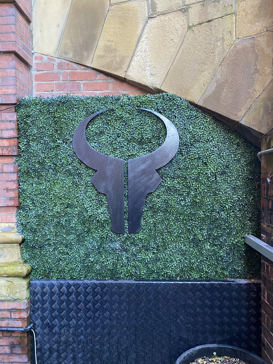 Just had an amazing dinner <a href="/LasRamblasUK/">Las Ramblas</a> ; brilliant food, lovely staff and right next to the venue i’m about to see <a href="/DaveGorman/">Dave Gorman</a> at. Perfect really