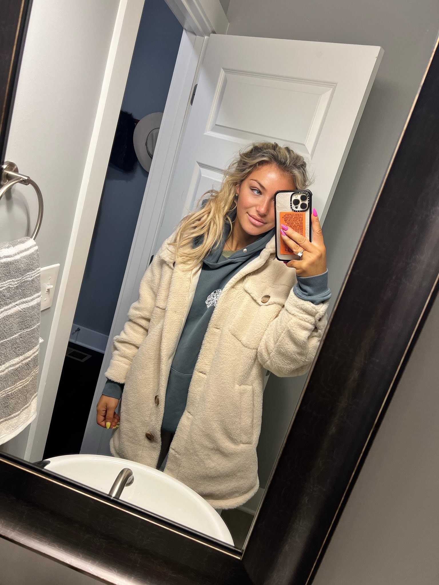 Taylor Skully on Twitter "We’re in Nashville, hiding from the