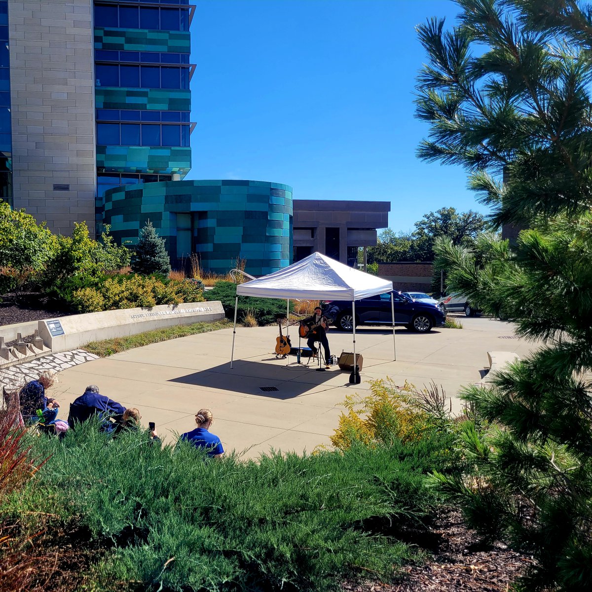 IowaPlasticSurg's tweet photo. Science Thursday! From April to October there are science activities, food trucks, and live music on campus! #plasticsurgeryresidency #match2023 #ohwhatabeautifulday☀️ #sciencethursday https://t.co/6Rd4hejGD5