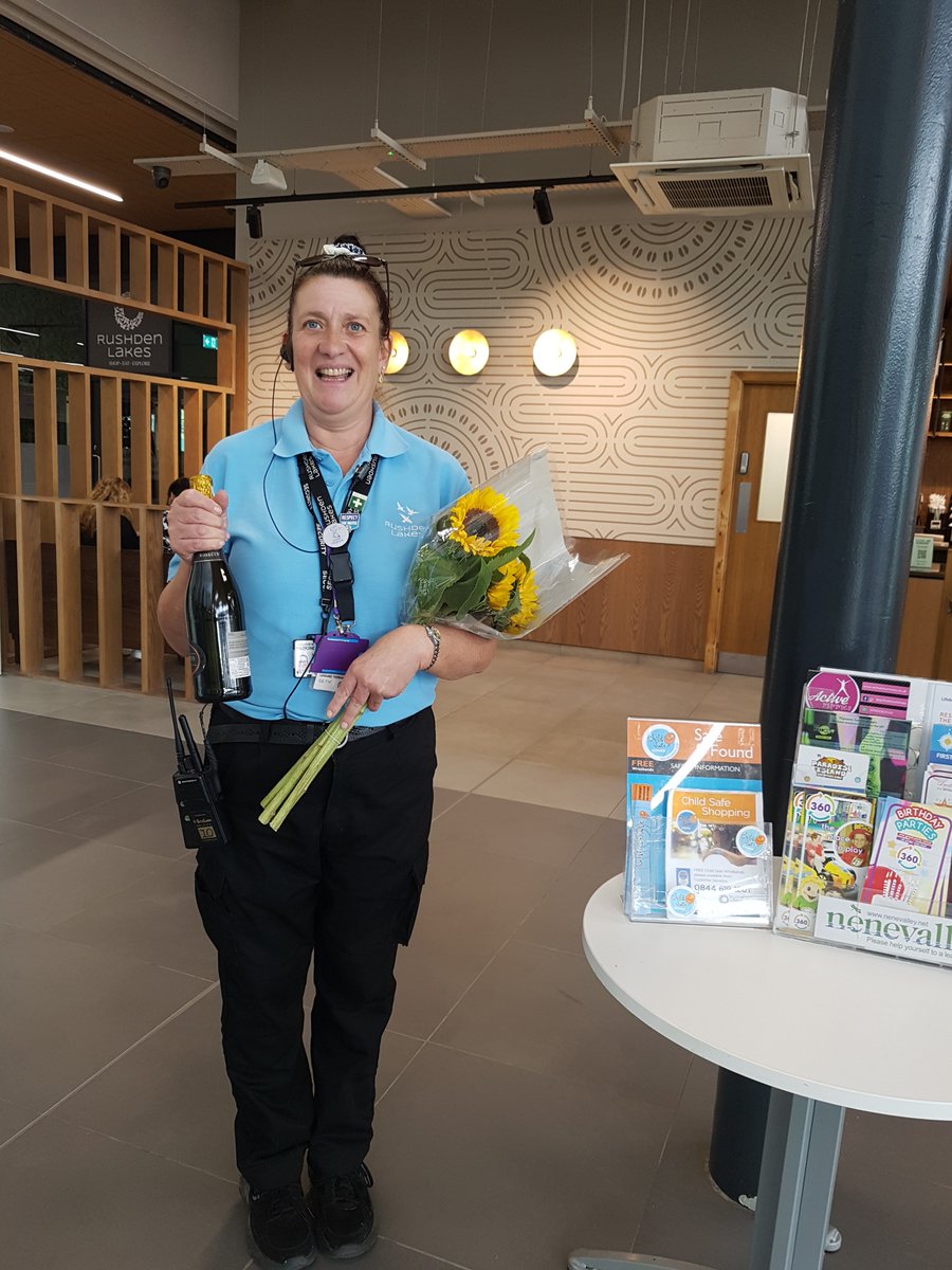 RushdenLakesSC's tweet photo. Huge congratulations to our Security team member Geraldine who has recently completed 5 years service at Rushden Lakes 🎉🍾! 

Geraldine is usually based in the atrium offering excellent customer service 😀, next time you see her be sure to say hello! https://t.co/YxBeEU1Ab7