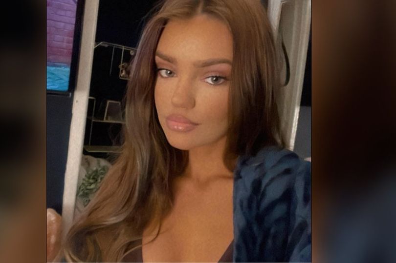 'Beautiful' Welsh woman aged 21 found dead in hotel
bit.ly/3BUFEAf