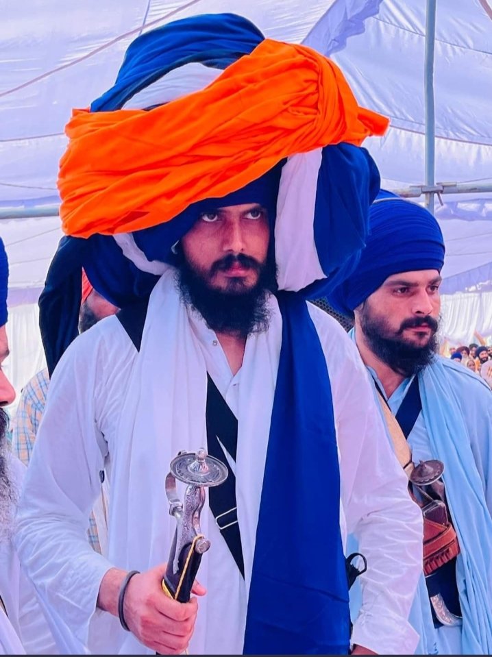 Jagroop03886834's tweet photo. ਜਦ ਵੀ ਜ਼ੁਲਮ ਵੱਧਦਾ ਹੈ ਤਾਂ ਕਿਸੇ ਨੂੰ ਤਾਂ ਖੜਾ ਹੋਣਾ ਪੈਣਾ ਹੀ ਹੈ ਕਹਿੰਦਾ ਤਾਂ ਸੱਚ ਹੈ ਬਾਕੀ ਆਪਣੀ ਆਪਣੀ ਸੋਚ ਹੈ। ਗੁਰੂ ਘਰ ਖਾਗੇ ਲੁੱਟ ਕੇ ਬੇਅਦਬੀ ਹੋ ਰਹੀ ਹੈ ਕੁੱਝ ਤਾਂ ਫਰਕ ਪਵੇਗਾ ਸੰਤ ਜਰਨੈਲ ਸਿੰਘ ਭਿੰਡਰਾਂਵਾਲੇ ਦਾ ਨਾਮ ਹੀ ਕਾਫੀ ਹੈ https://t.co/iGTyU5xPvd