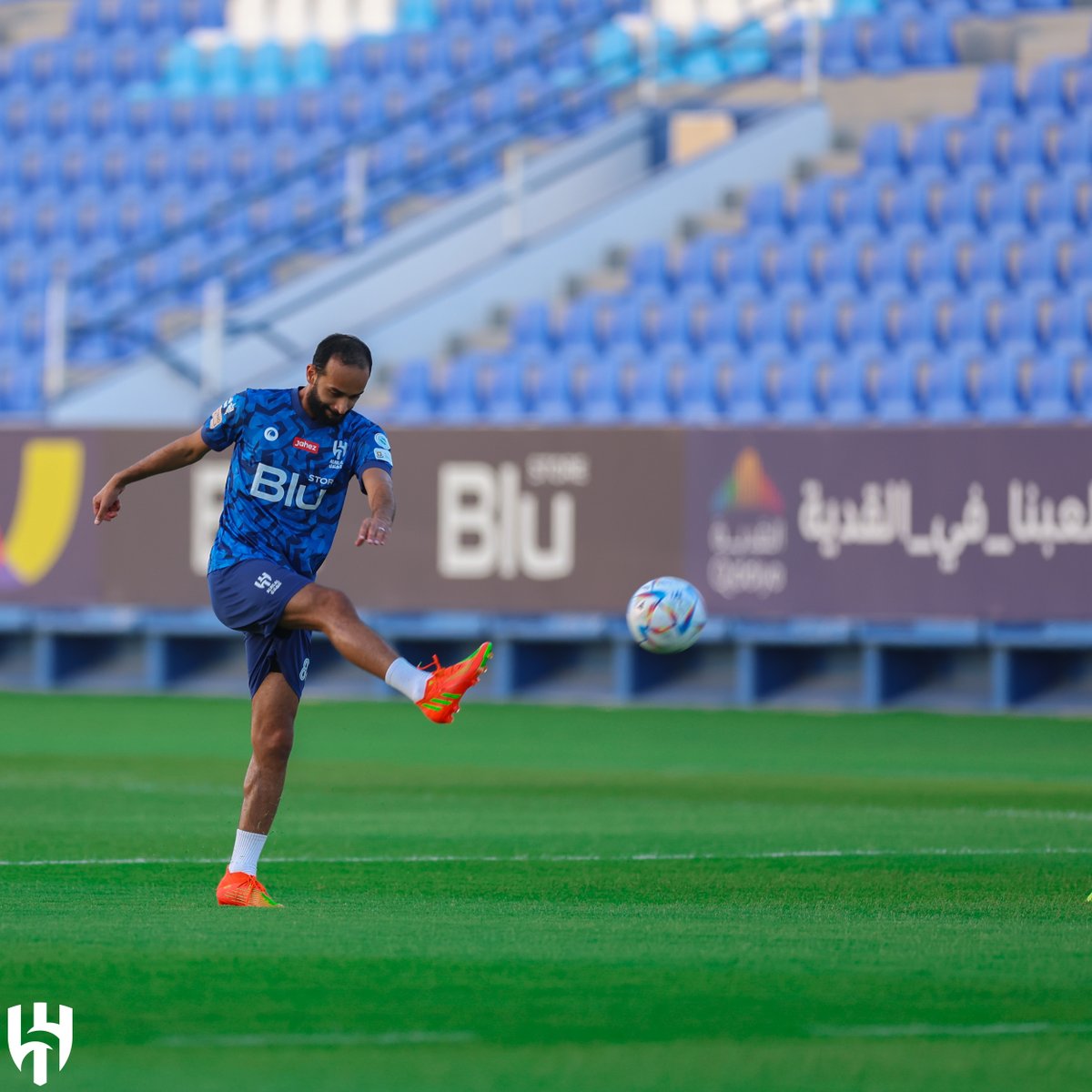 Alhilal_FC's tweet photo. 📋 بتدريبات لياقية وتكتيكية ومناورة نواصل تدريباتنا ⚽️💙

#الهلال https://t.co/LWR14RFl9S