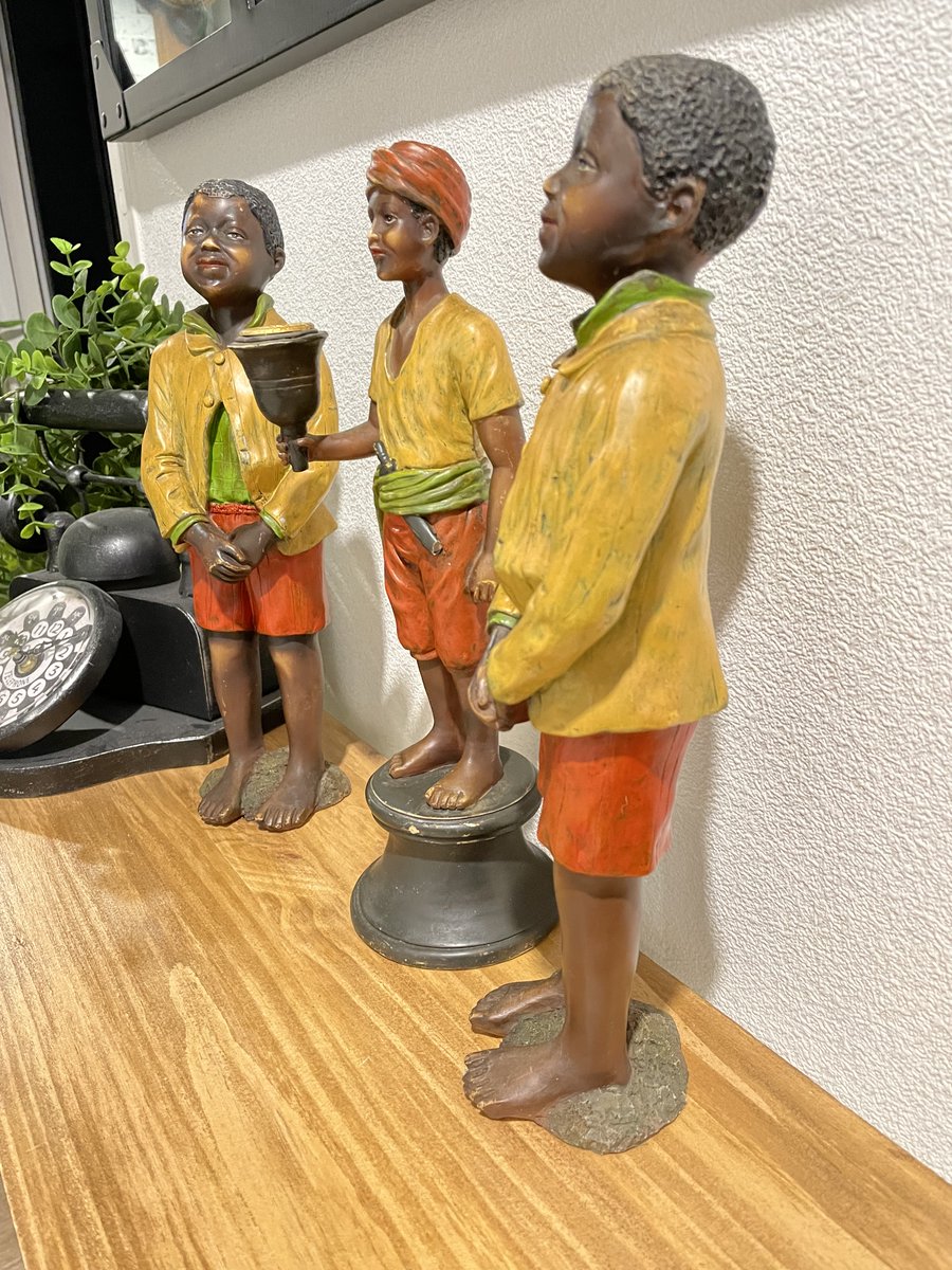 de_tresors's tweet photo. Idées #cadeaux #miroirpsyché #miroirs #cuivre #tableauxreligieux #fleursséchées #chiner #decovintage #Nouveautés #collection #Retro #vintage #decor #Antique #decoration   #cabinetdecuriosités #home #cadeaux #Mariage  #brocanteenligne pour chiner, c'est ici https://t.co/qr7bk0aSaN https://t.co/EsqfQQEXbW