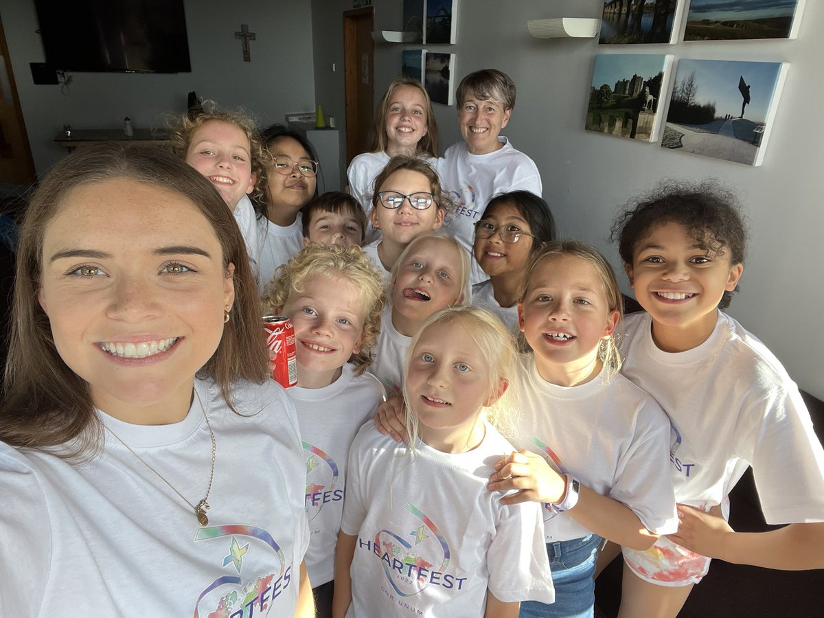 SHPS_Fenham's tweet photo. Heartfest day 2 - art activities this morning, woodland walk after lunch, an escape room, prayer and a camp fire! We even squeezed in a little bit of sunbathing in Consett!! #Heartfest ❤️ https://t.co/4PScZDRSOc