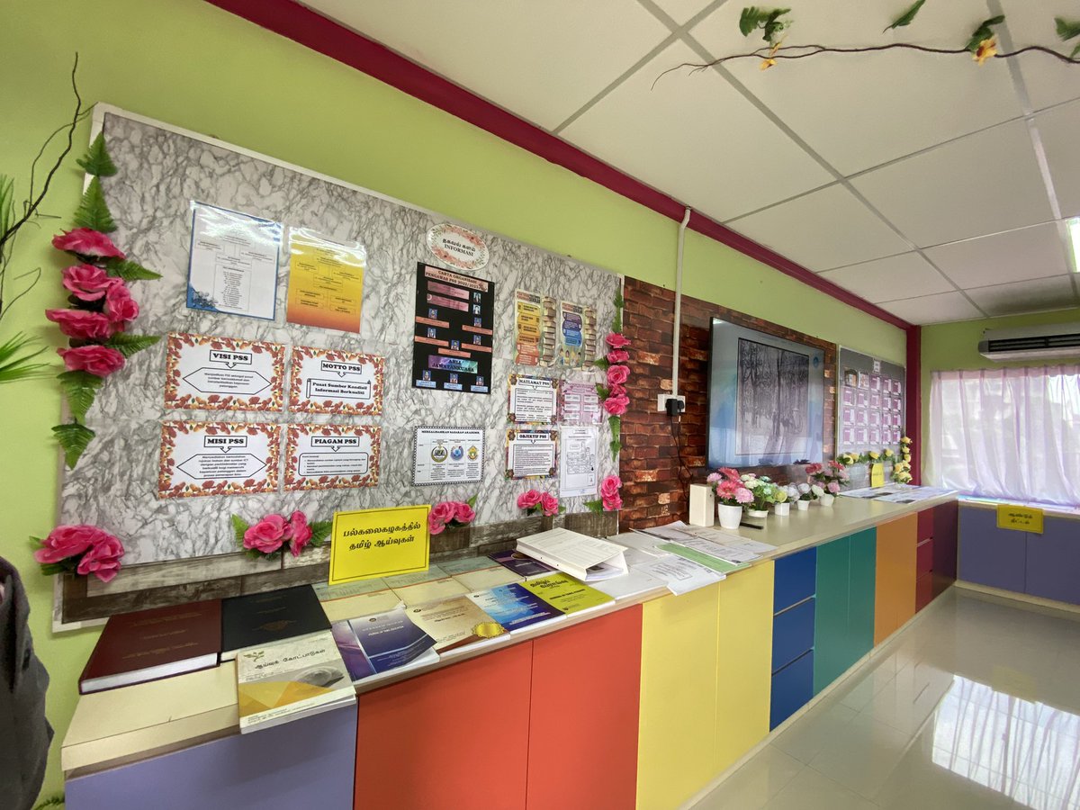 neyharica's tweet photo. A visit to SJKT Menglembu school and interacted with all the students and teachers. Experienced their classrooms and labs. #IndiaMalaysiaYouthExchange #GUSD #AudaciousDreamFoundation https://t.co/SAij0BpD3V