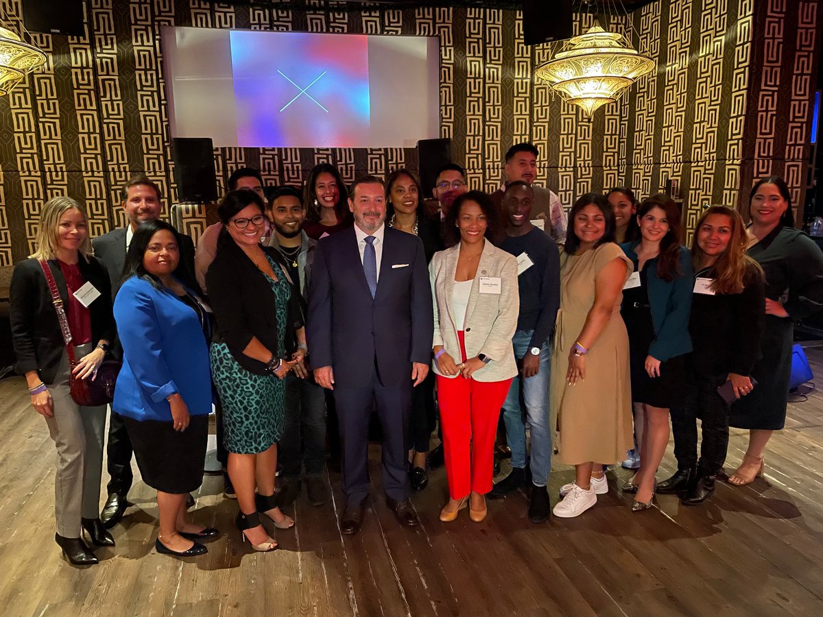 ALPFA_NY's tweet photo. @ALPFA_NY had the privilege of celebrating Hispanic and Latinx Heritage Month with our friends at @BNPParibas! Their HOLA ERG hosted a cultural immersion &amp; professional networking event on Monday in NYC. It was a wonderful opportunity to network and connect! https://t.co/naedA1Hvsi