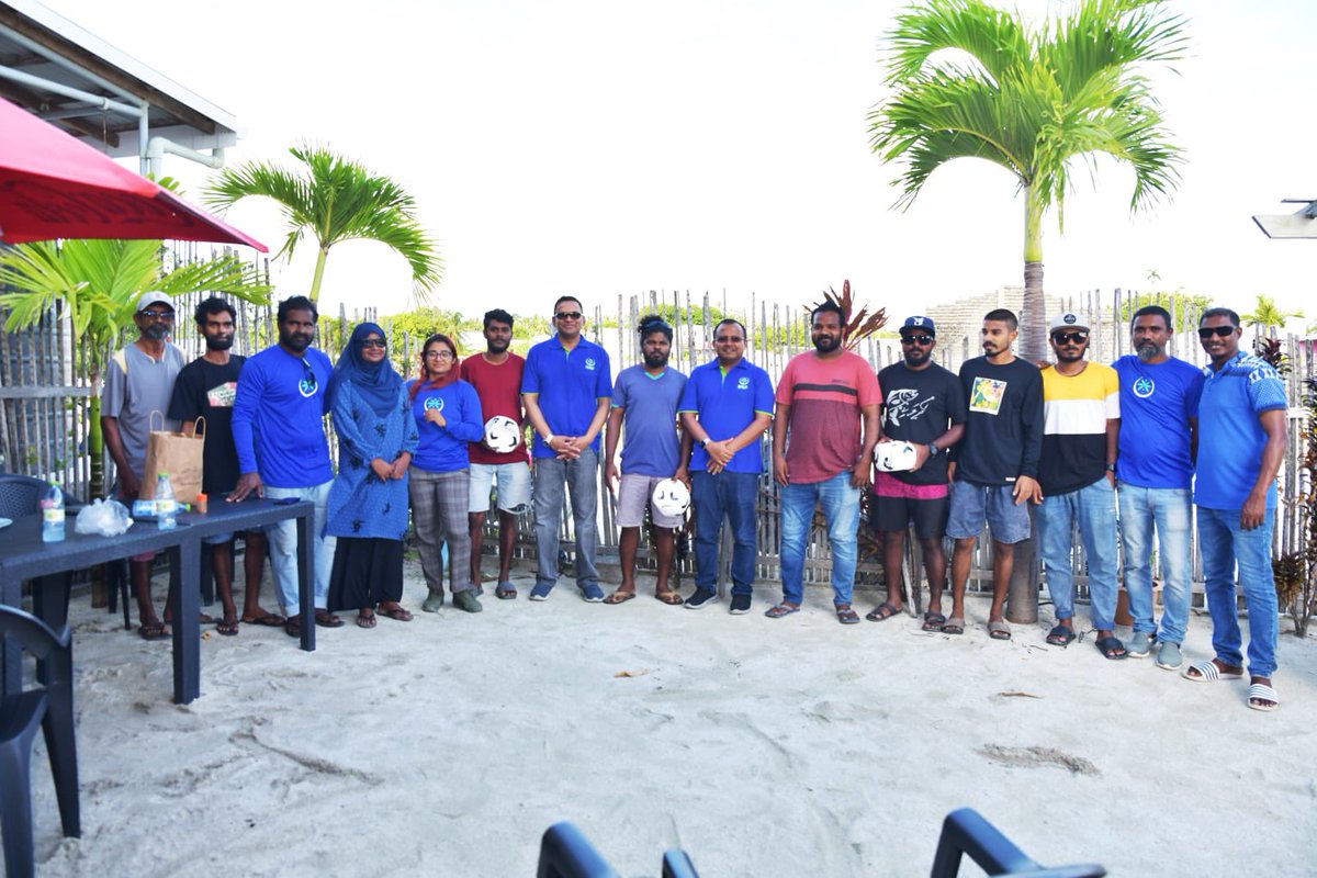 Machchangolhi_U's tweet photo. އެމްއެންޕީގެ ރައީސް އަދި ލީޑަރޝިޕުން WDC ކޮންމެ އިންތިޚާބެއްގައި ރަށްރަށަށް ގޮސް ކެމްޕޭންގައި ބައިވެރިވެ، މިދަނީ އެހެން ޕާޓީތަކަށް ނަމޫނާ ދައްކަމުން. އެމްއެންޕީން މިދައްކައިދެނީ އަންހެނުންނަށް މިޕާޓީގައި ފަހި ފުރުސަތުތަކެއް އޮތްކަން
@MNPWomen
#VoteMNP #VoteSamira #Vote1 ✅1⃣ https://t.co/FOBb1wxKqZ