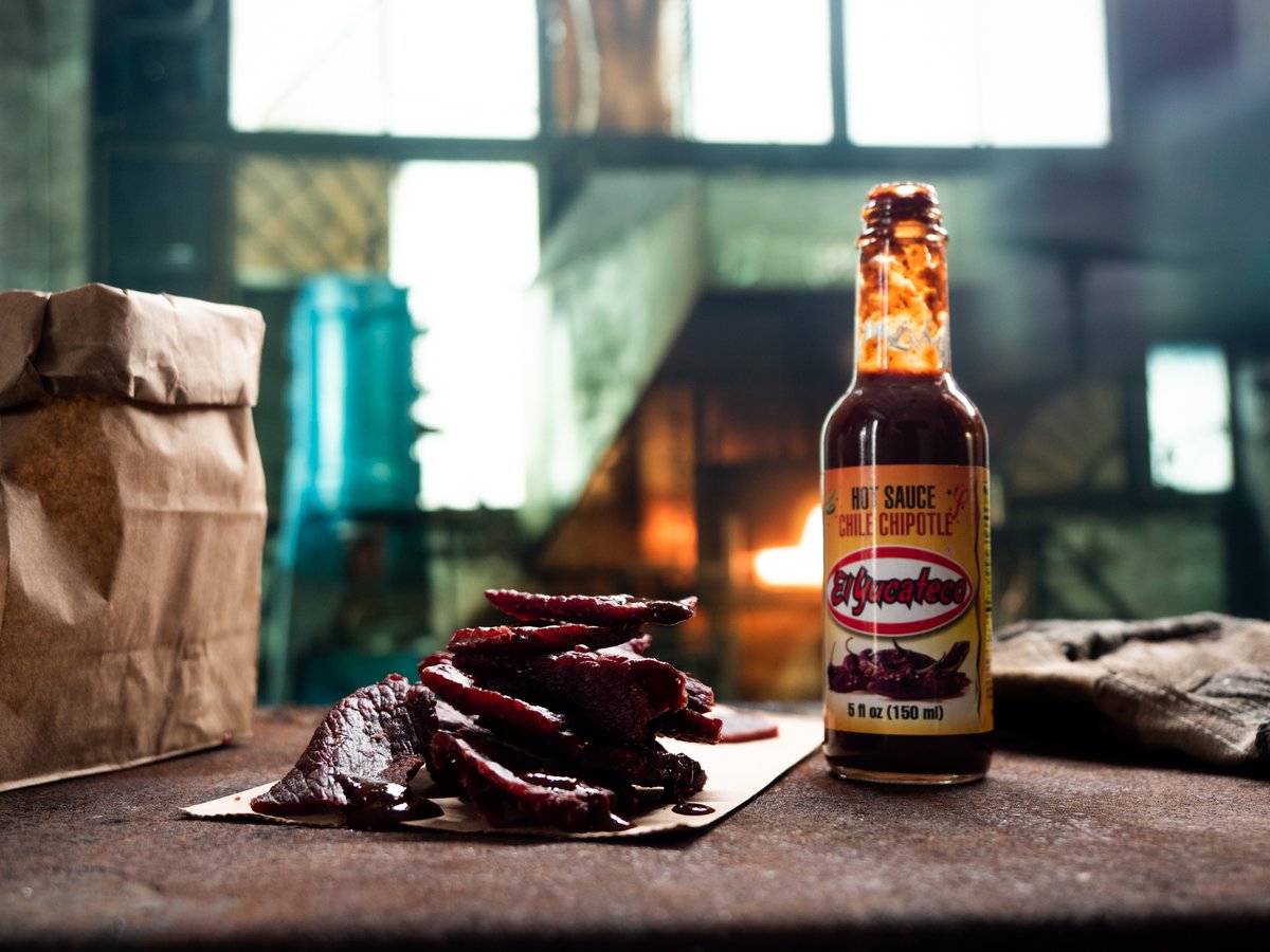 ElYucateco's tweet photo. Work hard, snack hard. Add some #ElYucateco to your jerky for some extra zest. #ElYucateco #KingOfFlavor #WorkHard #SnackHard https://t.co/5zHAxHslb2