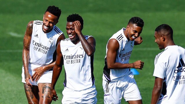 VraiMerengue's tweet photo. Le Real Madrid a survécu aux blessures de la trêve internationale puisque les 15 joueurs appelés sont de retour en forme. https://t.co/aDO4ikvydR