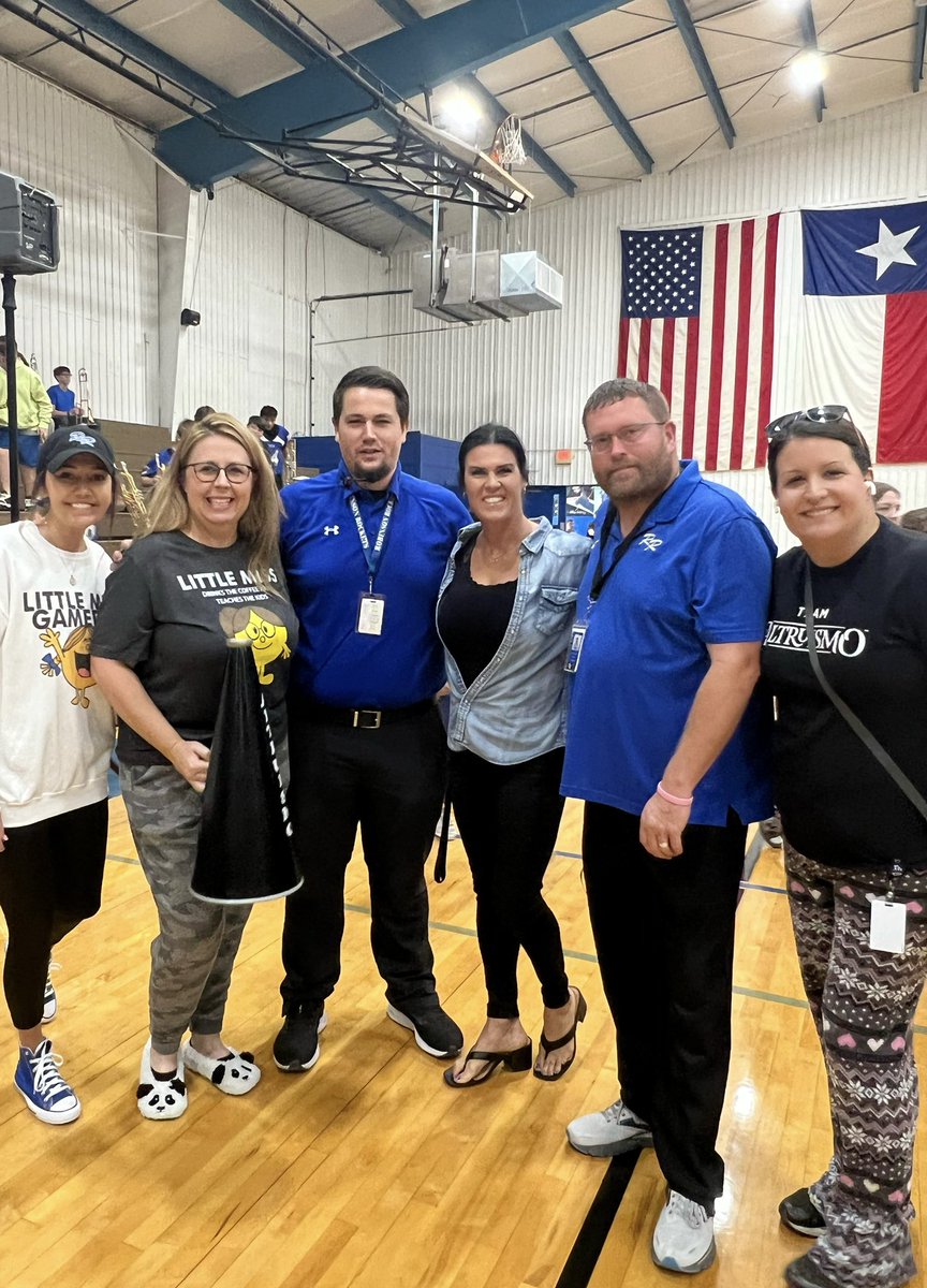 Team Altruismo showing their support at the pep rally this morning🙌🏼🎉🖤<a href="/robinsonisd/">Robinson ISD</a> <a href="/whatsnewatrjh/">Robinson Jr. High</a> #RobinsonISD