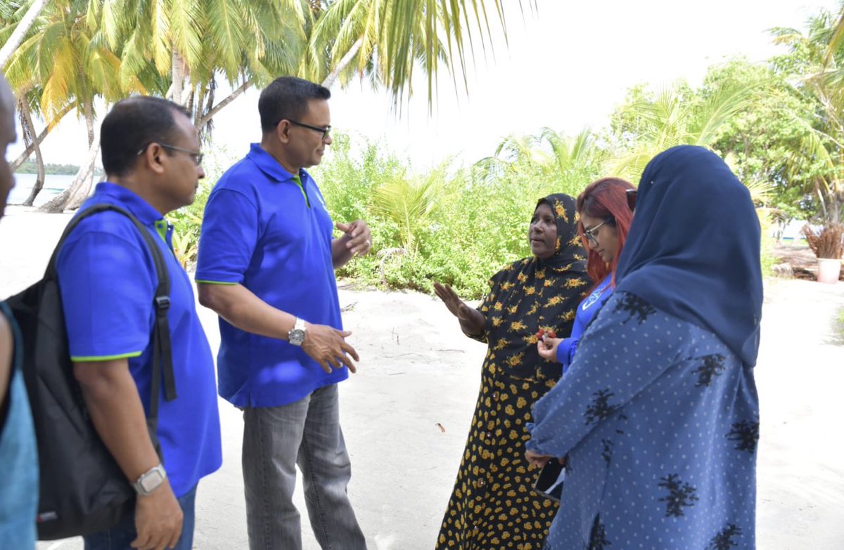 shar_f's tweet photo. އެމްއެންޕީގެ ރައީސް އަދި ލީޑަރޝިޕުން WDC ކޮންމެ އިންތިޚާބެއްގައި ރަށްރަށަށް ގޮސް ކެމްޕޭންގައި ބައިވެރިވެ، މިދަނީ އެހެން ޕާޓީތަކަށް ނަމޫނާ ދައްކަމުން. އެމްއެންޕީން މިދައްކައިދެނީ އަންހެނުންނަށް މިޕާޓީގައި ފަހި ފުރުސަތުތަކެއް އޮތްކަން
@MNPWomen
#VoteMNP #VoteSamira #Vote1 ✅1⃣ https://t.co/SEBr1KmArI