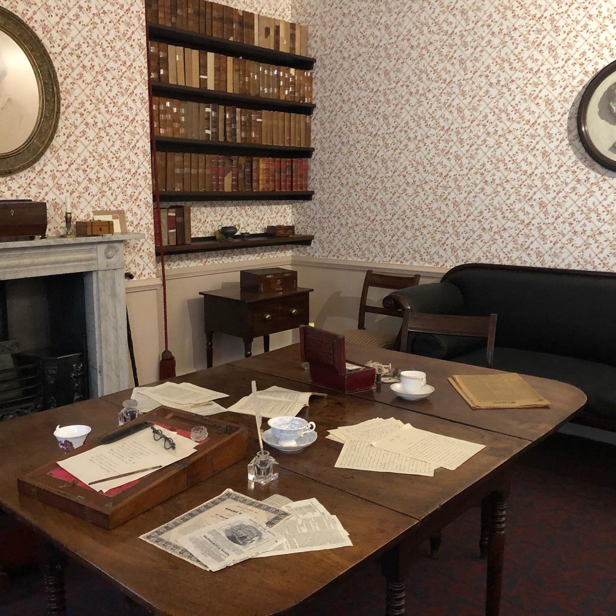 Huge thanks to <a href="/BronteParsonage/">Brontë Parsonage Museum</a>  for having me at the fantastic Brontë Festival of Women’s Writing. So brilliant to chat to @kirranshah about Fault Lines. 

And then we saw the sofa where Emily Brontë died. It was alot for one weekend.