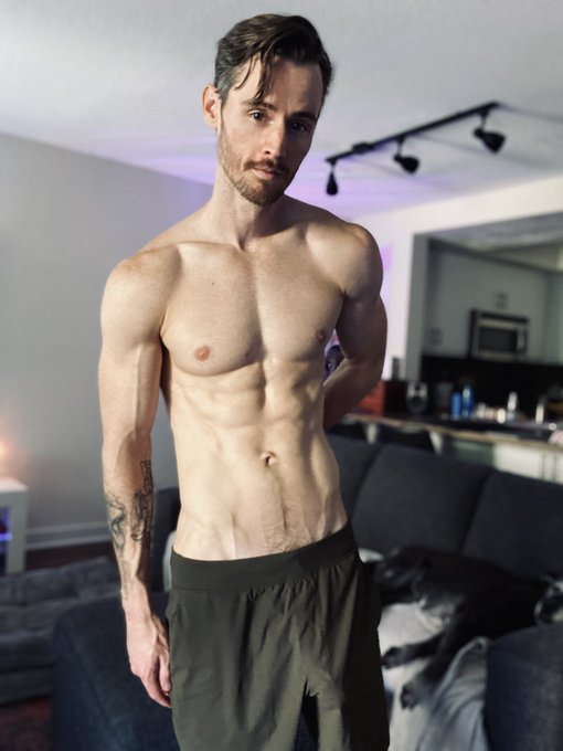 The real fans will see it. 😄 https://t.co/oTZw9oU34F