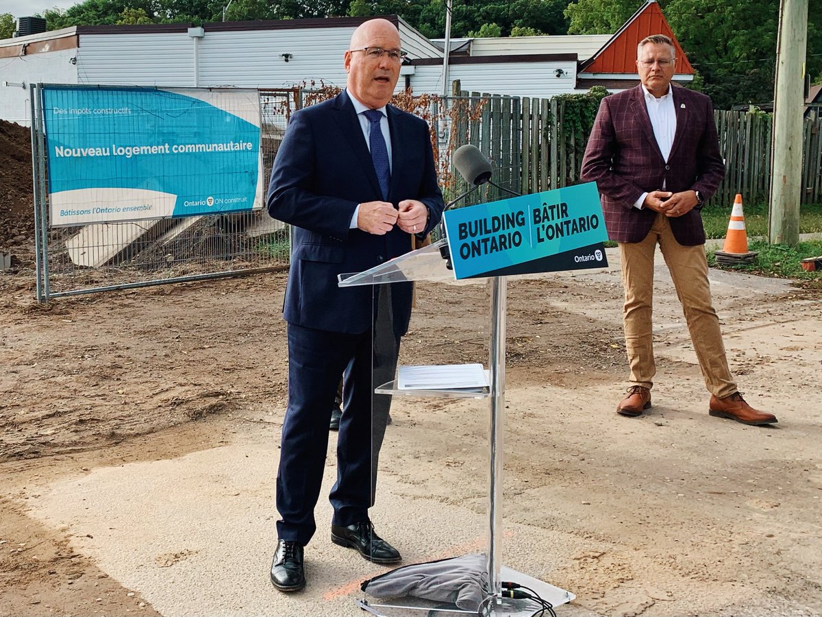 SteveClarkPC's tweet photo. Was great to be in Brantford this morning with @WillBoumaBrant to announce $2.25 million in support for people at risk of homelessness.
These 26 units are a critical community support & part of our work to ensure all Ontarians have a home that meets their needs. https://t.co/5okOfgCXgb