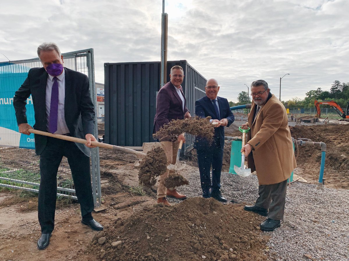 SteveClarkPC's tweet photo. Was great to be in Brantford this morning with @WillBoumaBrant to announce $2.25 million in support for people at risk of homelessness.
These 26 units are a critical community support & part of our work to ensure all Ontarians have a home that meets their needs. https://t.co/5okOfgCXgb