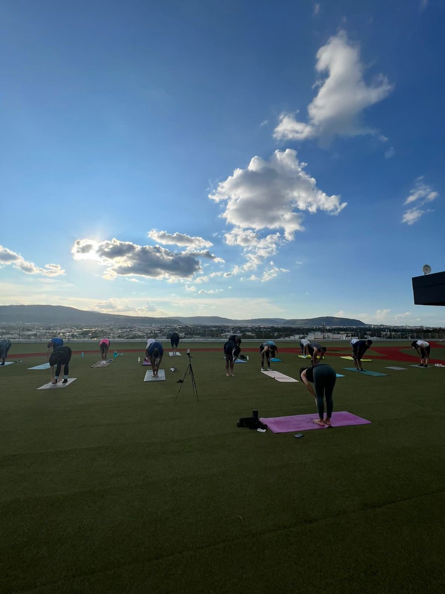 I never thought that I would do yoga in my workplace🤭, it was a different and amazing experience with amazing people, thank you <a href="/AtthletesMx/">Atthletes Mx</a> <a href="/IvanJValentin/">Ivan Valentin</a> , I really enjoyed it 😁💙.