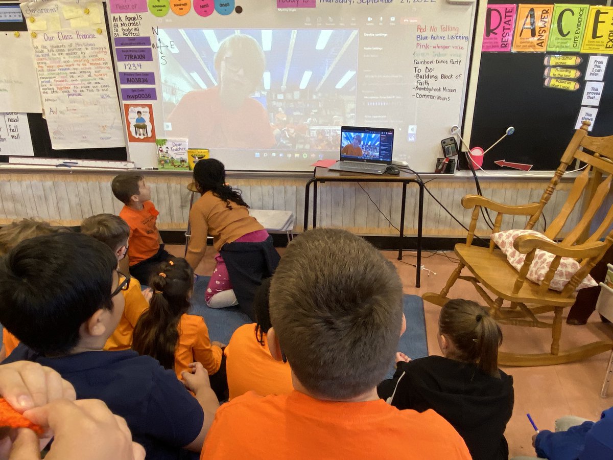 RichardsonM01's tweet photo. Students in Mrs. Silva’s grade 4/5 just played #MysterySkype and found the other class in Regina, Saskatchewan. Looking forward to partnering with this class for #GlobalReadAloud22 @anthony_ces @reader112 https://t.co/VKMqB3g8bZ
