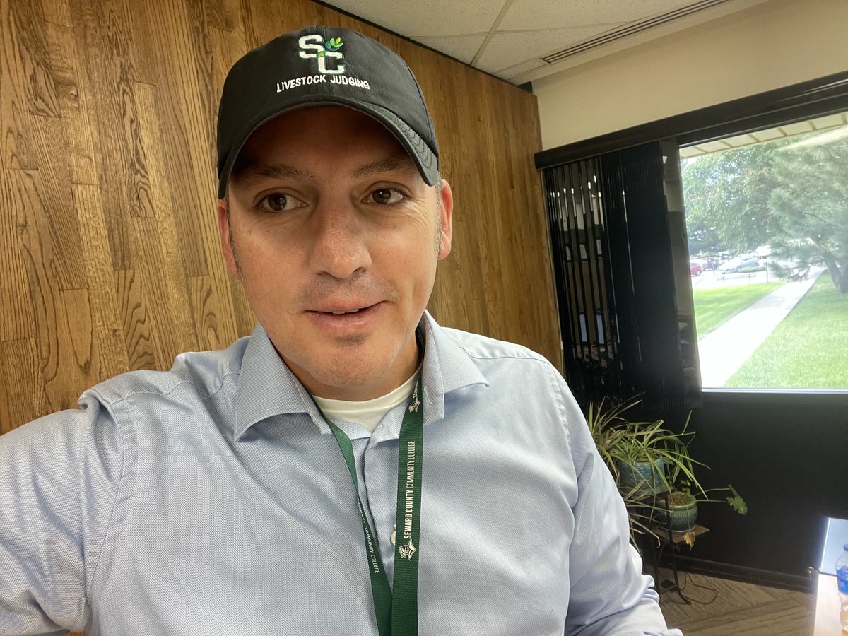 Sporting my new ⁦<a href="/SCCCLiberalKS/">Seward County Community College</a>⁩ Livestock Judging hat!! Excited to bring this wonderful program back!! #GoSaints #GoodToBeGreen