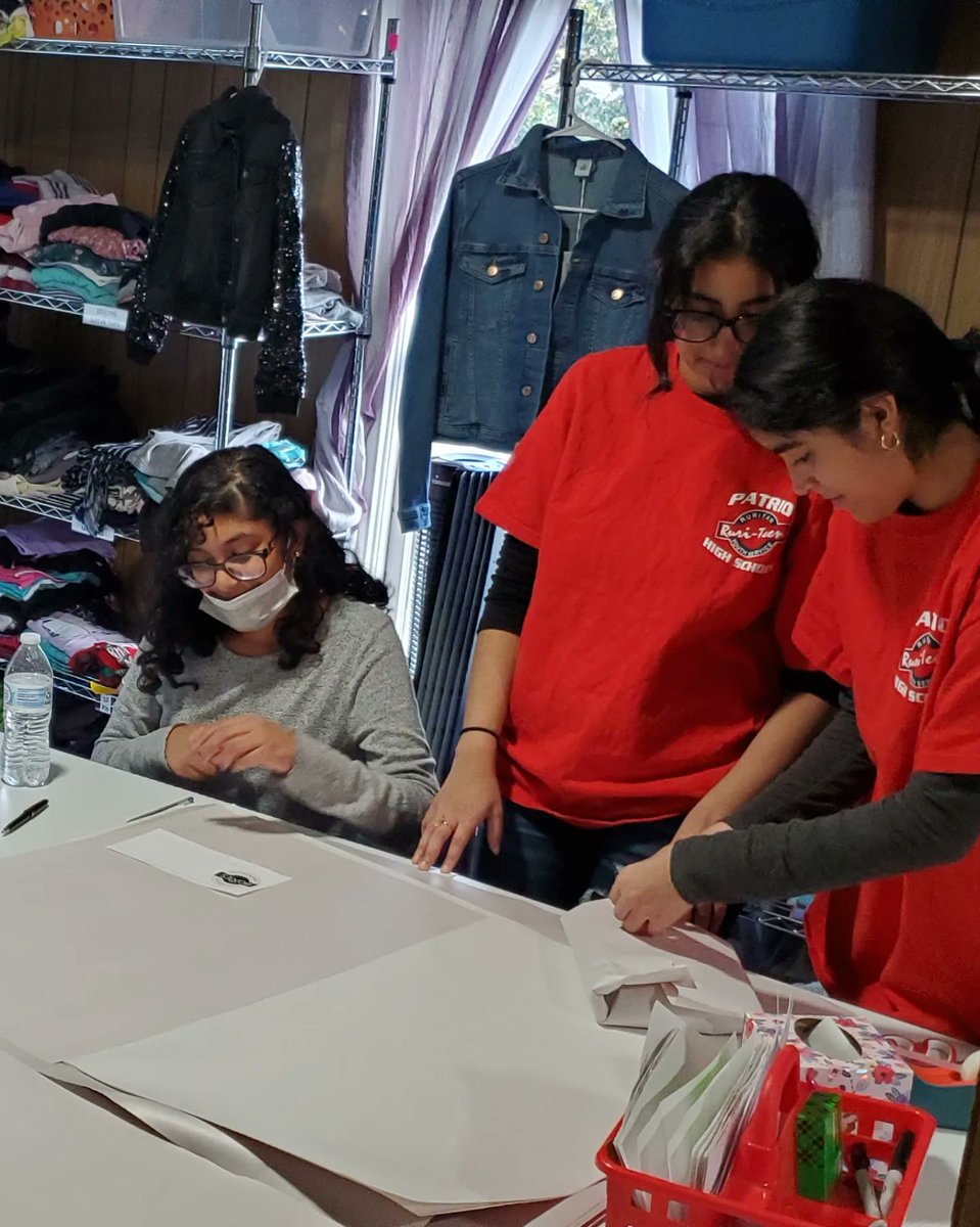 We are off to a great start! How wonderful to have the opportunity to serve others in our community. Thank you, @boxesofbasics, for your efforts and provisions.
#youthleadership #youthservice #bekind #dosomething #community👐💙👣🇺🇲