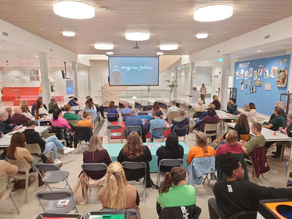 Meetup013's tweet image. We zijn gestart #ondermijning in het #onderwijs @Jozefmavo @gemeentetilburg