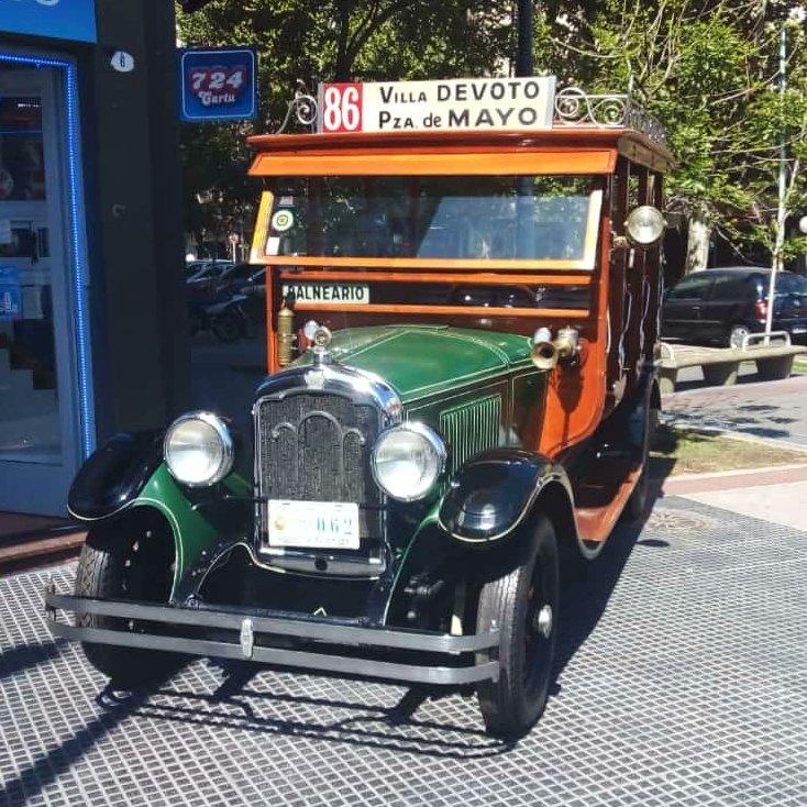 museocolectivo's tweet photo. Evento realizado por el Día del Colectivo en Avenida Rivadavia y Lacarra con dos unidades:  REO de 1927 y Mercedes Benz Convencional 312 del año 1962

Agradecemos por la invitación al @gcba https://t.co/0mn9iZPNRK
