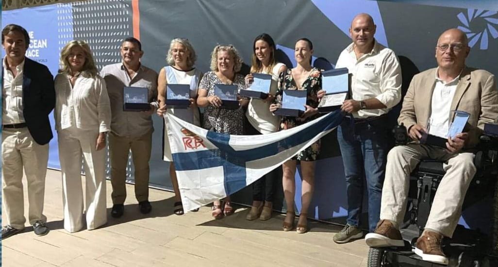 GVAAlicantePS's tweet image. ☑️ @Alicante_City, @SomVelaFederac  @rcralicante y @GVAsptcv entregan a todas las ciudades anfitrionas de @theoceanrace un recuerdo por su participación en la "Stakeholders Conference" celebrada en #Alicante los días 28 y 29 de septiembre.
#AlicantePuertodeSalida #HostCities