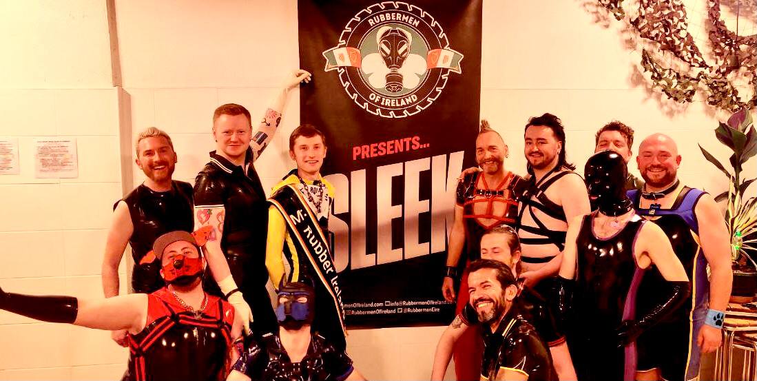 PupRolo's tweet photo. Autumn falls was one heck of a good Sleek ❤️ Thanks to everybody who cam out to support @RubbermenEire and special thanks to bartender extraordianaire Loki for the Sangria!!
We'll see you all and more back with us next month for #Dublinrubberweekend
#sleekend #rubbermeneire https://t.co/2O0dVvKSYz