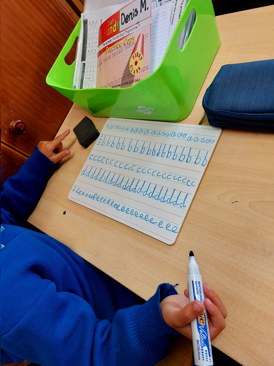 1stClSAttracta's tweet photo. Putting our new whiteboards to good use - Today we worked on our letter formation π‘β #writing #handwriting #precursive #literacy https://t.co/O0Y8LpQksi