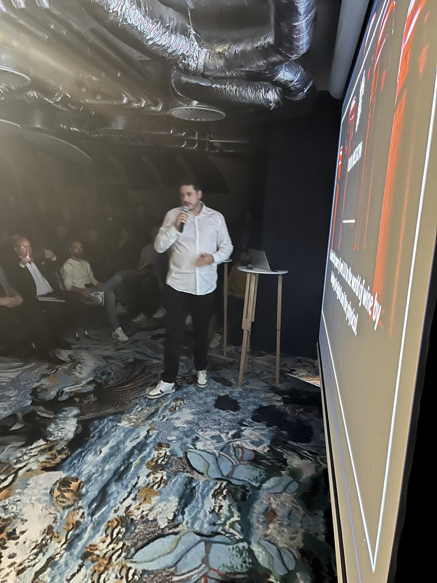 Cryptosquare (@cryptosquare_be) on Twitter photo Les NFT dans le monde du #vin avec Benjamin de <a href="/TheSafeBoxNFT/">TheSafeBox.io</a> #web3 Les NFT dans le monde du #vin avec Benjamin de <a href="/TheSafeBoxNFT/">TheSafeBox.io</a> #web3