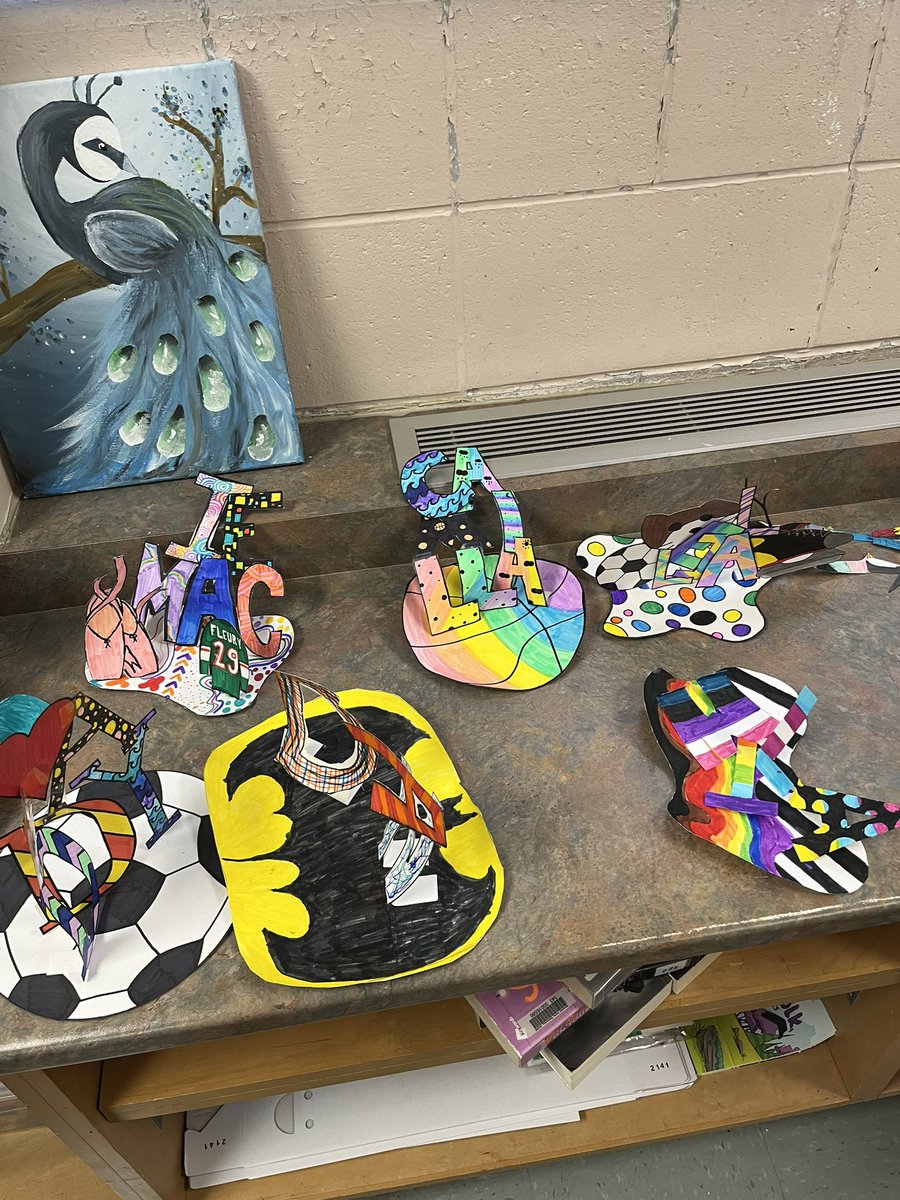 Une Sculpture de Mon Nom: creating 3D name sculptures with cardstock