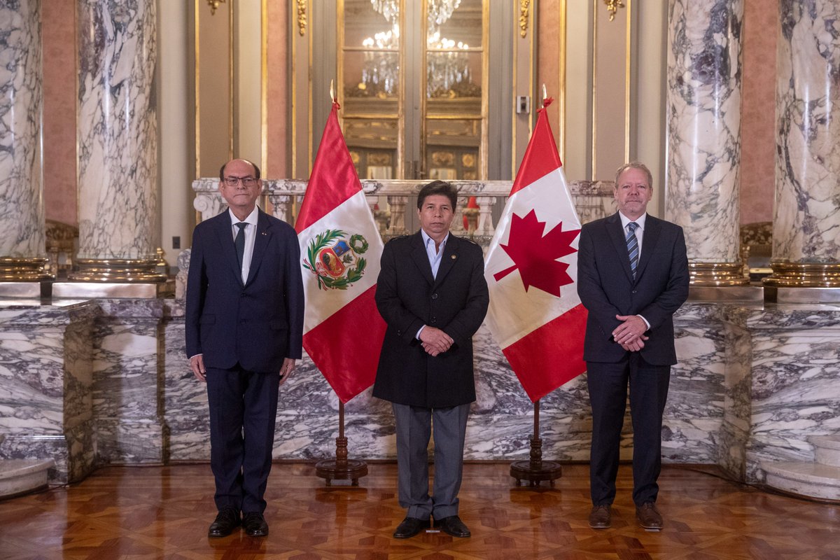 presidenciaperu's tweet photo. Los nuevos embajadores expresaron los saludos y buenos deseos de los jefes de Estado de sus respectivas naciones al pueblo peruano. Asimismo, mostraron su voluntad para fortalecer las relaciones bilaterales, la cooperación y la preservación de la biodiversidad. https://t.co/lJbUKeffDI