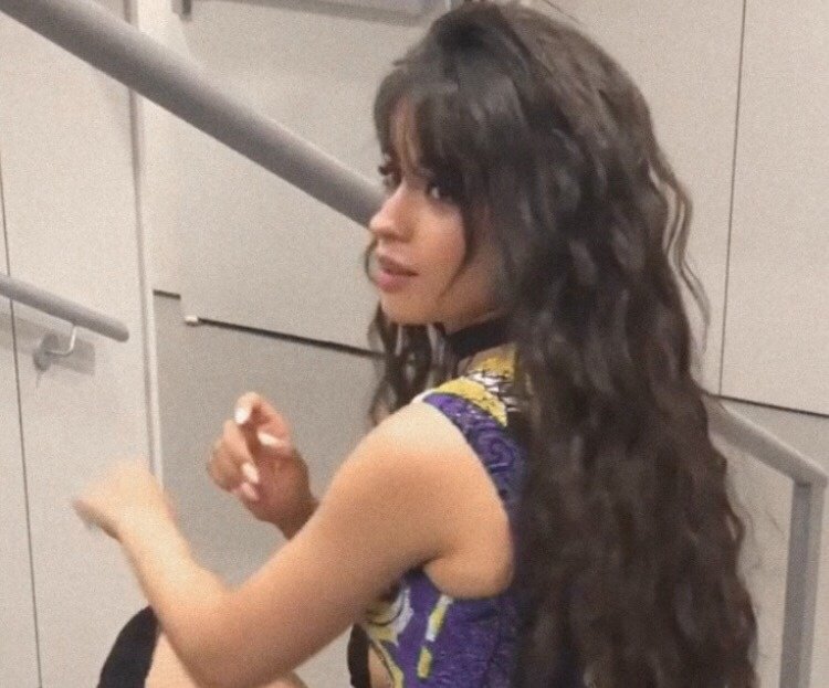 tocamilizers's tweet image. i miss you, long hair 🥺